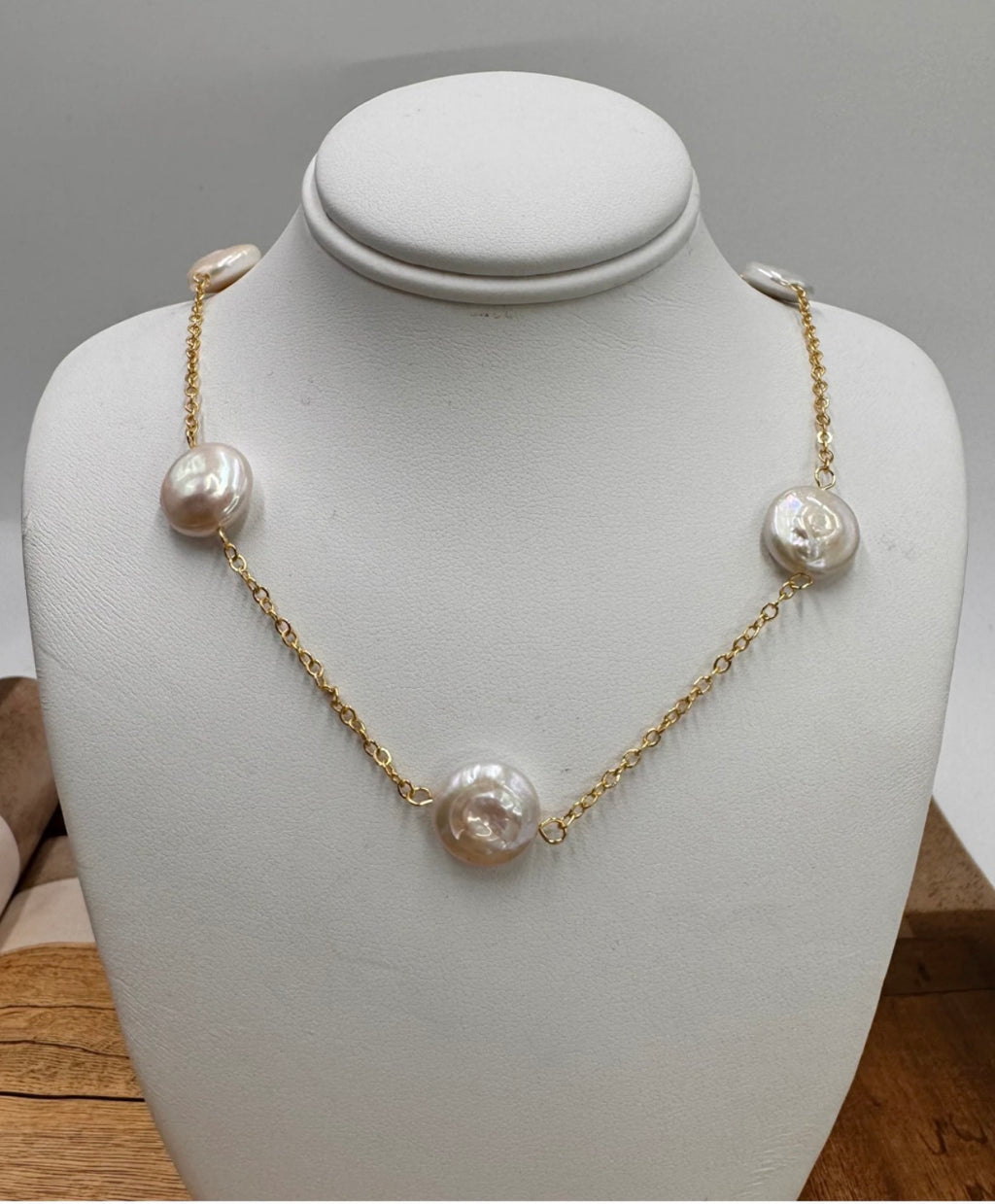 Mother of pearl necklace